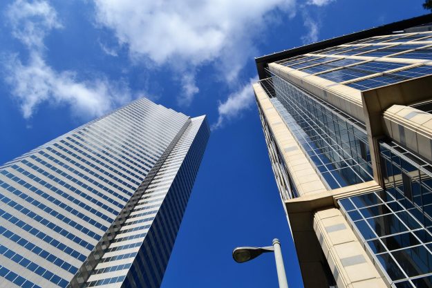 skyscraper-3196390_1920